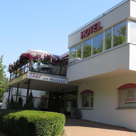 Hotel Am Westend Лар Экстерьер фото