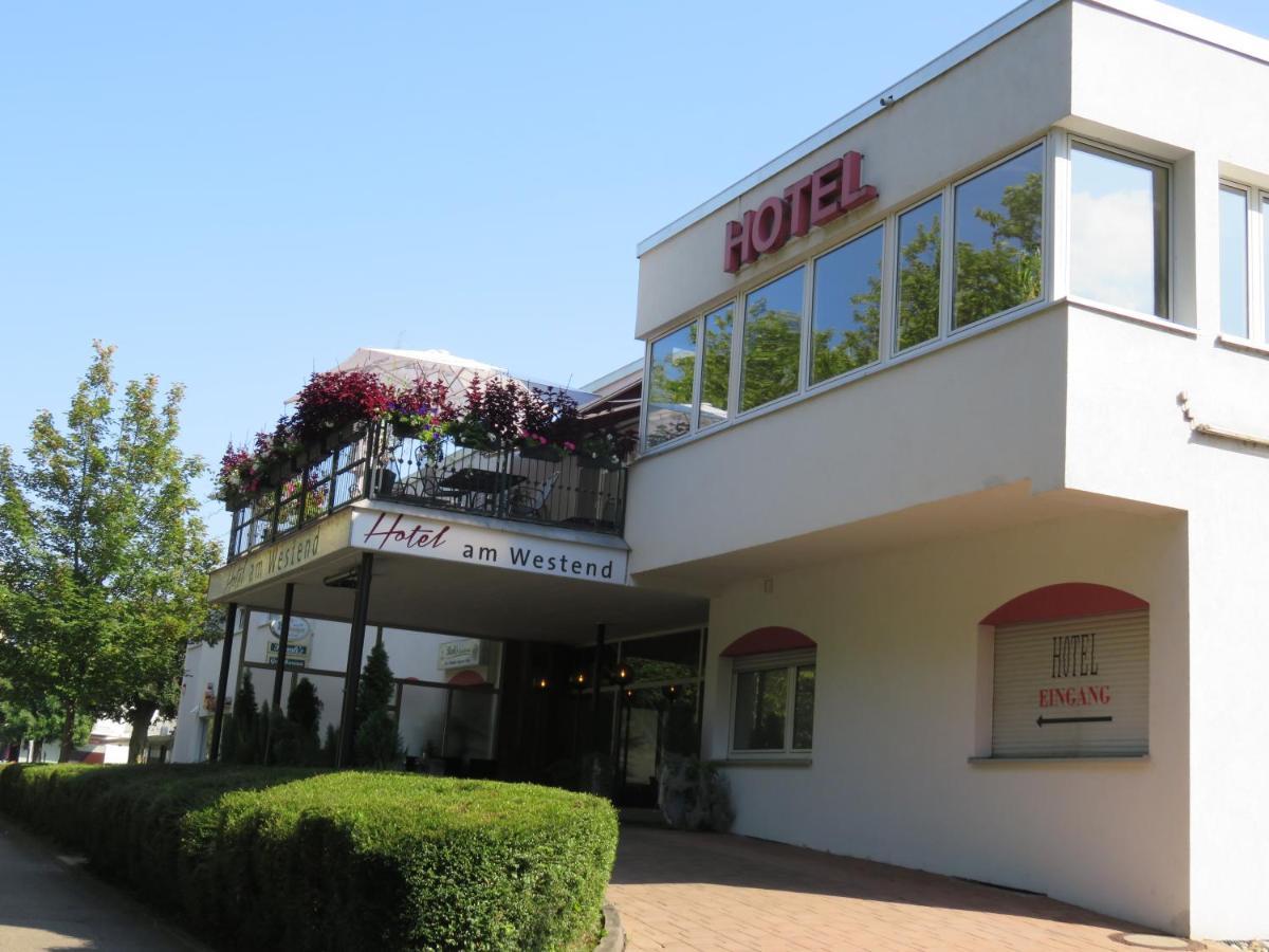 Hotel Am Westend Лар Экстерьер фото