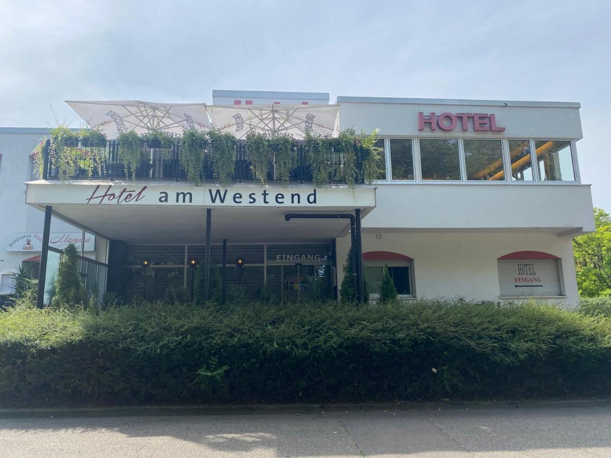 Hotel Am Westend Лар Экстерьер фото
