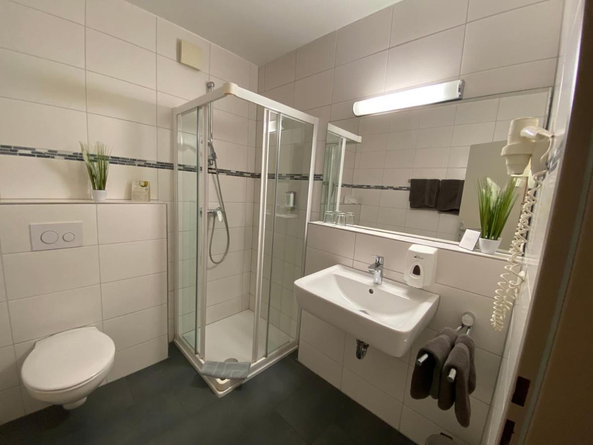 Hotel Am Westend Лар Экстерьер фото