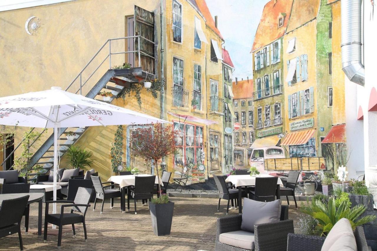 Hotel Am Westend Лар Экстерьер фото