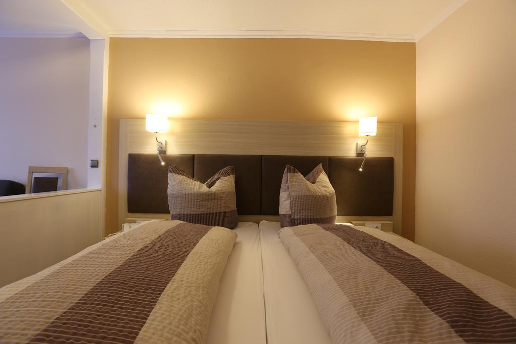 Hotel Am Westend Лар Экстерьер фото
